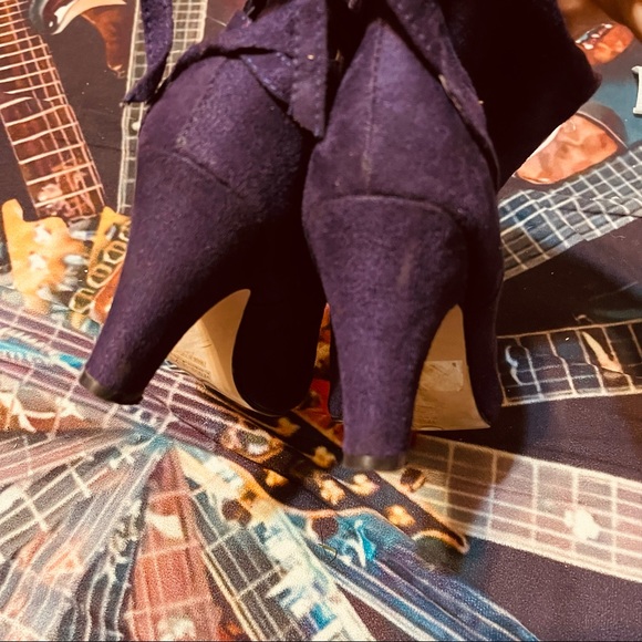 🍇Gorgeous Purple Suede Like Bamboo Purple Ankle Cuffed Booties! - Picture 7 of 13